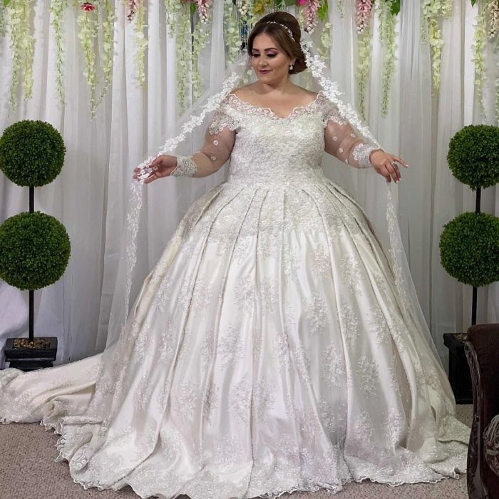 Plus size wedding dresses ball gown